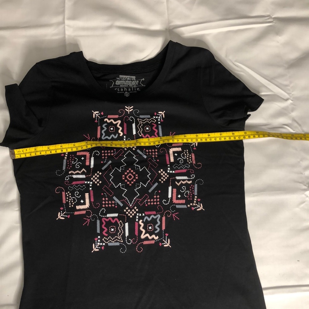 Black Saturday Market short sleeve Tee NWOT various sizes - Picture 5 of 7